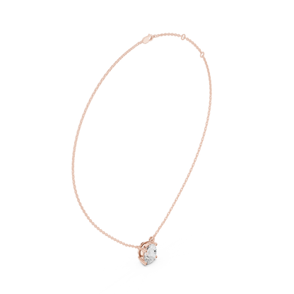Zelta kaklarota ar briljantu "Oval" atvērtā ietvarā