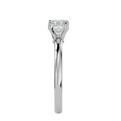 Princess 0.80ct + 2 small - 3.7 grams